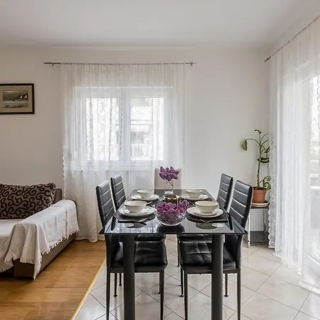 Apartamento Zara With Free Parking Dugopolje